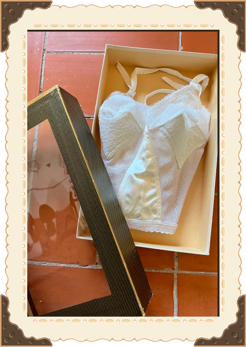 Vintage KORSE lingerie in gift box